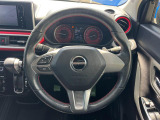 【純正革巻きステアリング】上質な革を使用することで、手にしっかり馴染みとても運転しやすいハンドルです♪