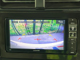 【バックカメラ】駐車時に後方がリアルタイム映像で確認できます。大型商業施設や立体駐車場での駐車時や、夜間のバック時に大活躍!運転スキルに関わらず、今や必須となった装備のひとつです!