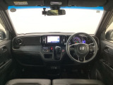 【前方視界】開放的な前方視界!運転がしやすく疲れにくいです♪窓が大きく、見通しがとっても良いおクルマですよ♪