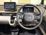 【Honda SENSING装備】ミリ波レーダーとカメラを用いた先進の安全運転支援システムです。衝突軽減ブレーキに始まり、車線維持支援システム、標識認識機能など7つの支援で安全運転をサポート!