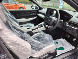 長時間運転しても疲れにくく運転に集中できるよう設計されています!さすがデートカー!