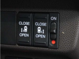◆両側電動スライドドア◆狭い駐車場でも乗り降りが楽々♪お子様が隣の車にドアを当ててしまう心配もございません!小さなお子様連れの方もこれで安心。