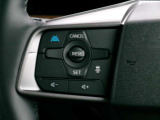 プロパイロット、高速道路でのドライバーの負担を軽減し、アクセル、ブレーキ、ハンドルの操作をクルマがアシスト。長距離移動のドライバーの疲労が軽減されます。快適な高速ドライブが楽しめます。