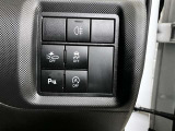 前方の自動車を検知し、追突の危険性が高まったら、音や警告灯などで警告し、ドライバーにブレーキ操作を促します!
