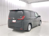 広々とした車内空間に優れた燃費性能。更にデザインも上質で人気のお車です!