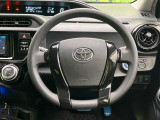 インテリアに合わせたデザインのステアリングは、運転される方のことも考え、運転しやすい形状、大きさです。是非一度、実際に触ってお確かめください。