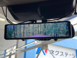 【デジタルルームミラー】後席の大きな荷物や同乗者で後方が確認しづらい時でも安心!カメラが撮影した車両後方の映像をルームミラー内に表示。クリアな視界で状況の確認が可能です!