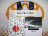 スマートキー付。取扱説明書とメンテナンスノートもあります☆品質評価シート付いてます!トヨタ認定中古車ライト!!