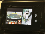 全方位モニターがついています! 車の周囲を360&deg;安全確認できるので、普段の駐車はもちろんの事、縦列駐車や幅寄せの際にも活躍してくれますよ。
