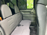 運転席側後部座席
