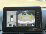 車を空から見たような映像が映る、アラウンドビューモニターで車両周辺の安全確認も一目でできます!小さなお子様や障害物も確認できるので、運転のし易さだけではなく事故防止にも役立ちます♪