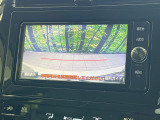 【バックカメラ】駐車時に後方がリアルタイム映像で確認できます。大型商業施設や立体駐車場での駐車時や、夜間のバック時に大活躍!運転スキルに関わらず、今や必須となった装備のひとつです!