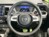 インテリアに合わせたデザインのステアリングは、運転される方のことも考え、運転しやすい形状、大きさです。是非一度、実際に触ってお確かめください。