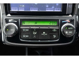 ★エアコンはオートタイプが装着済みです!オートモードにしておけば、車内温度を設定するだけで風の料や吹き出し口の切り替えを機械が行ってくれます!一年中快適な環境を作れますよ♪