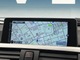 ●純正ナビ:一体感のあるナビは、高級感ある車内を演出してくれます。Bluetooth再生などオーディオ機能も充実しておりますので、運転もより楽しめます♪