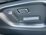 【10Wayパワーシート】 細かい角度調節が可能な、電動シートです。シートポジションの記憶機能つきで便利。