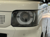 LEDヘッドライトは、点灯の瞬間から最大光量を発揮し、突然暗くなるトンネルなどでの安定感を高めます。