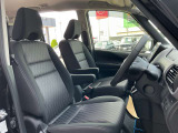 運転席・助手席は、ゆったりと座れるサイズで、長時間の運転でも快適です。
