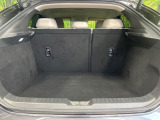 積み下ろしのしやすいデッキにはたっぷりと荷物を積み込んでいただけます。遊びから仕事まで、様々なシーンで頼れます♪