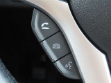 ブルートゥースに接続すれば、運転中に電話がかかってきてしまった場合もハンドルから電話を取ることができます♪とても便利な機能です。