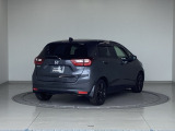 バックカメラが付いているのでバックでの車庫入れも安心です。