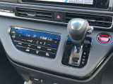 オートエアコン★温度を設定すれば車内を快適に保ってくれます♪