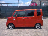 両側パワースライドドア付きだから、狭い駐車スペースなどでの 乗り降りラクラク!小さなお子さまのいるご家庭には嬉しい装備。