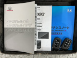 スマートキーは鍵をバッグに入れたままでもドアロックの開閉やエンジンのON・OFFができます。夜間や雨の日も鍵を探さなくて良いので便利です。
