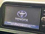 【純正ナビ】人気の純正ナビを装備しております。ナビの使いやすさはもちろん、オーディオ機能も充実!キャンプや旅行はもちろん、通勤や買い物など普段のドライブも楽しくなるはず♪