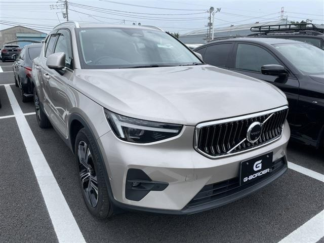 XC40 アルティメット B4 AWD 4WD 禁煙車 純正9インチナビ 全周囲カメラ