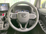 インテリアに合わせたデザインのステアリングは、運転される方のことも考え、運転しやすい形状、大きさです。是非一度、実際に触ってお確かめください。