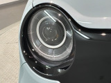 LEDヘッドライトは、点灯の瞬間から最大光量を発揮し、突然暗くなるトンネルなどでの安定感を高めます。