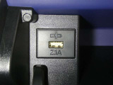【充電用USB端子】デバイスの充電に便利です。※実際の接続端子は写真で確認or店舗までご気軽にお問合せください♪