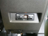 高速道路の料金所をスムーズに通過できるETC車載器♪※別途セットアップ料金を申し受けます。