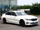 BMW在庫保有台数常時100台以上!ご来店の際はBMW本店(厚木市下荻野140-1)にご来店ください!弊社自慢の全天候型ショールーム!BMW在庫保有台数常時100台以上ございます!