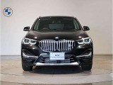 【キドニーグリル】BMWは約90年もの間、ほぼ全ての車両にひと目でBMWだと分かるこの特徴的なフロントグリルが備えられ、デザイン・アイコンとして親しまれてきました。