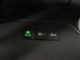 ★ECONスイッチ★ エコドライブを加速しよう!スイッチをONにすると、運転の仕方によるロスを抑え込み燃費をよくするようクルマが頑張ります(*^ー^*)燃費向上にチャレンジ♪