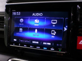 CD、DVD、Bluetooth、AM、FM、スマートフォン接続ができます。