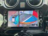 『アラウンドビューモニター』はスムーズな駐車と安全確認をサポートします。