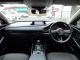 フロントガラスも広く視界が良くて運転しやすいです!!
