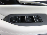 運転席のパワーウインドースイッチ部です。よく触れる場所だからこそ、使用状態があらわれますよね。ぜひこうした所もチェックしてください。