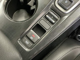 【電子制御パーキングブレーキ】指先で操作が簡単。スイッチを引くだけでパーキングブレーキの操作が可能です。