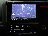 運転席からも手が届きやすく、操作しやすい空調コントロールパネル。オートエアコンなので操作の煩わしさが無くオールシーズン快適にドライブできます。快適空間で運転に集中できますね。