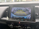 カーナビ付きです。カーナビの機能や保証につきましては、担当スタッフまでお尋ねください。