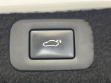【パワーバックドア】スマートキーや運転席のボタンを押すだけでリアゲートが自動で開閉します!荷物を持っている時や、高い位置にあるバックドアを閉める際に便利な機能です♪