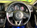 【純正革巻きステアリング】上質な革を使用することで、手にしっかり馴染みとても運転しやすいハンドルです♪