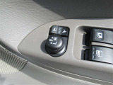 駐車時や狭い道でのすれ違い時に気を使うミラー。電動格納式ドアミラーはそんな時に便利です。