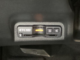 ハンドルの左下にETC2.0がついています。高速道路の料金所の通過も楽々です。 カードの取り出しもしやすい場所についています。
