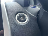 キーレスプッシュスタートでキーを出さずにエンジンを始動させられます