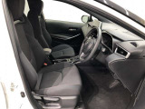 運転席まわり!乗り降りもしやすいですし、シートもしっかりとした作りになっております